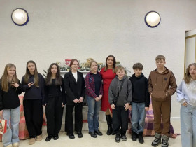 6А на спектакле «Затерянный остров» в ДКШ.